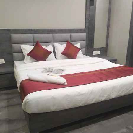 Hotel Dolly Sziliguri Kültér fotó