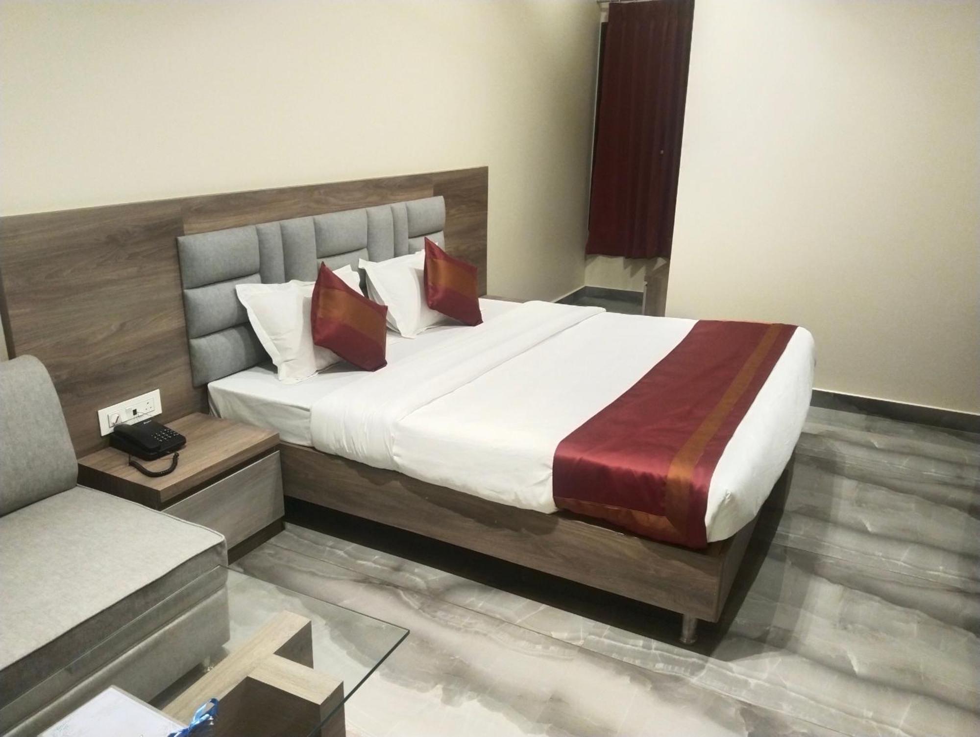 Hotel Dolly Sziliguri Kültér fotó