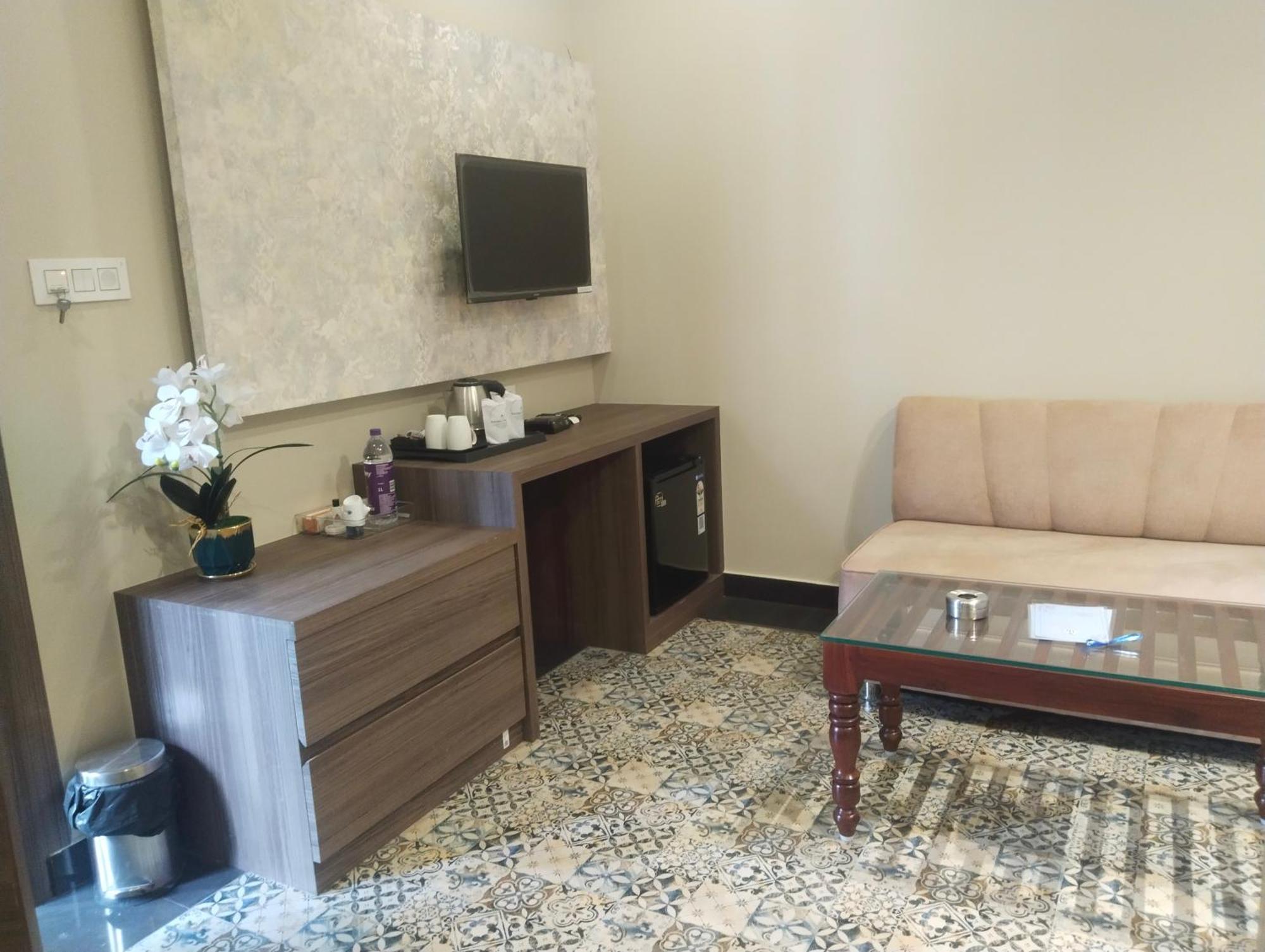 Hotel Dolly Sziliguri Kültér fotó