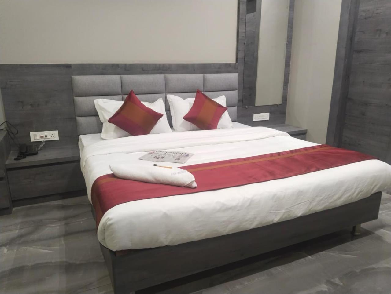 Hotel Dolly Sziliguri Kültér fotó